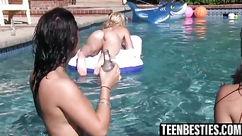 Barely legal babes get fingered and licked by their bestie