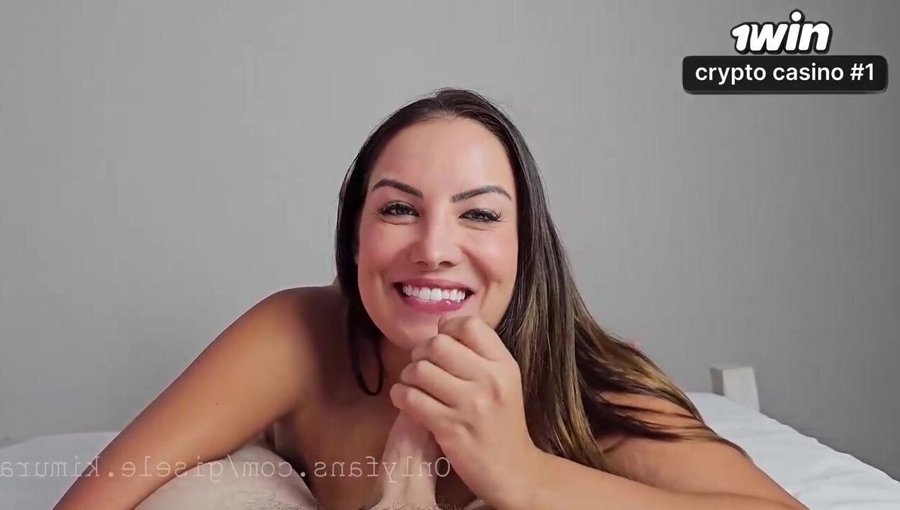 Esposa com buceta cheia de creampie humilha marido e volta para o pau pequeno.